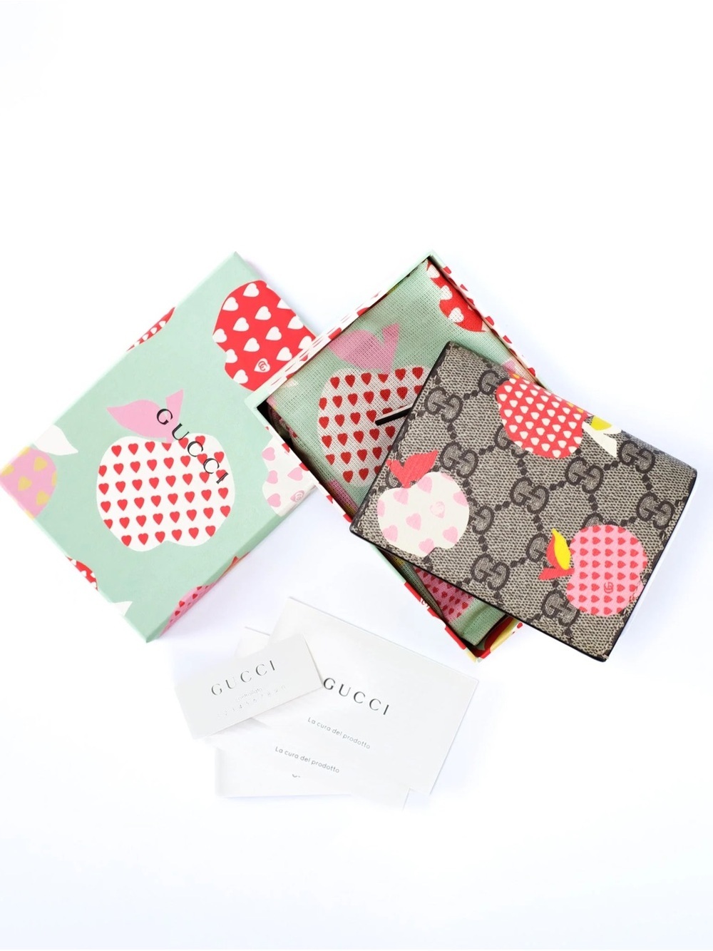 Gucci GG Supreme Card Case/wallet with Strawberry! All inclusive! Like new! - Picture 4 of 4